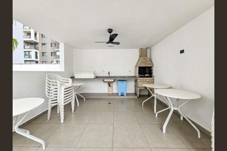 Apartamento à venda com 56m², 2 quartos e 1 vaga Apartamento à venda com 56m², 2 quartos e 1 vagaÁrea comum - Churrasqueira