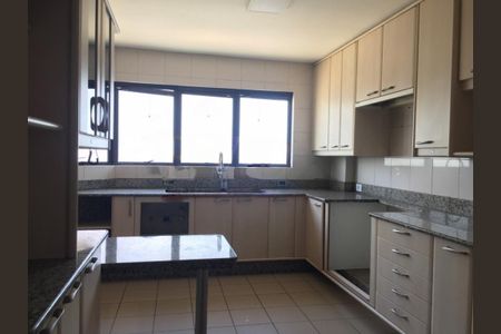 Apartamento à venda com 300m², 3 quartos e 2 vagas Apartamento à venda com 300m², 3 quartos e 2 vagasFoto 02