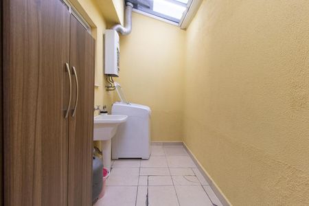Casa à venda com 92m², 3 quartos e 2 vagas Casa à venda com 92m², 3 quartos e 2 vagasÁrea de Serviço