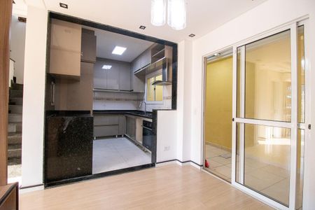 Casa à venda com 92m², 3 quartos e 2 vagas Casa à venda com 92m², 3 quartos e 2 vagasSala de TV