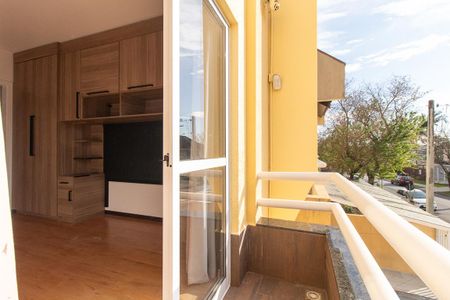 Sacada de casa à venda com 3 quartos, 92m² em Novo Mundo, Curitiba