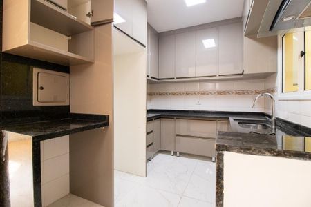 Cozinha - Armários de casa à venda com 3 quartos, 92m² em Novo Mundo, Curitiba