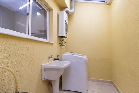 Casa à venda com 92m², 3 quartos e 2 vagas Casa à venda com 92m², 3 quartos e 2 vagasÁrea de Serviço