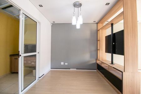 Sala de TV de casa para alugar com 3 quartos, 92m² em Novo Mundo, Curitiba