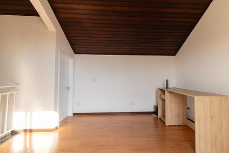 Casa à venda com 92m², 3 quartos e 2 vagas Casa à venda com 92m², 3 quartos e 2 vagasÁtico