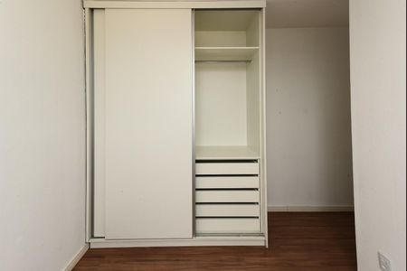 Apartamento à venda com 60m², 2 quartos e 2 vagas Apartamento à venda com 60m², 2 quartos e 2 vagasSuíte