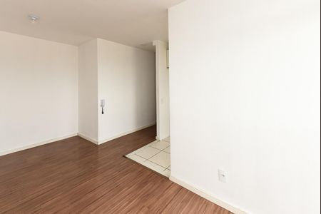 Sala de apartamento para alugar com 2 quartos, 60m² em Cinco, Contagem