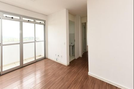 Sala de apartamento para alugar com 2 quartos, 60m² em Cinco, Contagem