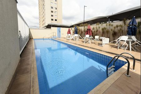 Apartamento à venda com 60m², 2 quartos e 2 vagas Apartamento à venda com 60m², 2 quartos e 2 vagasÁrea comum - Piscina