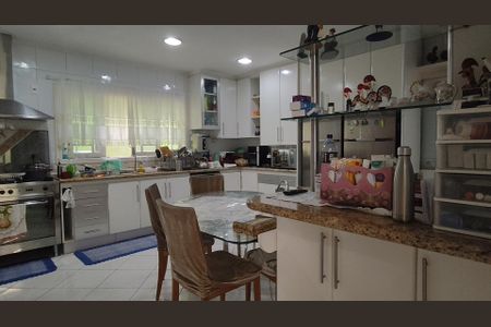 Casa para alugar com 4 quartos, 420m² em City América, São Paulo