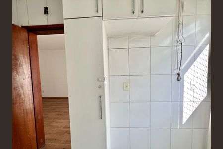 Cozinha de apartamento à venda com 3 quartos, 60m² em Santa Branca, Belo Horizonte