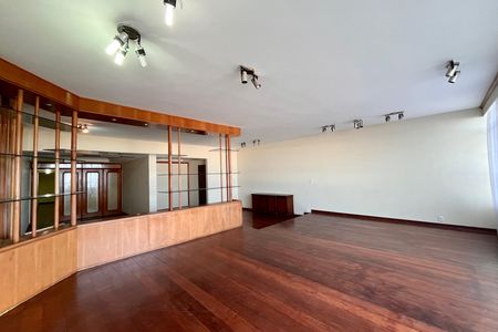 Apartamento à venda com 495m², 3 quartos e 1 vaga