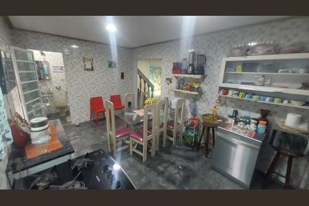 Casa de condomínio à venda com 159m², 4 quartos e 5 vagas Casa de condomínio à venda com 159m², 4 quartos e 5 vagasCozinha
