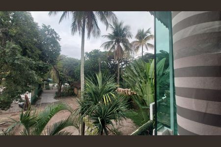 Casa de condomínio à venda com 159m², 4 quartos e 5 vagas Casa de condomínio à venda com 159m², 4 quartos e 5 vagasÁrea externa