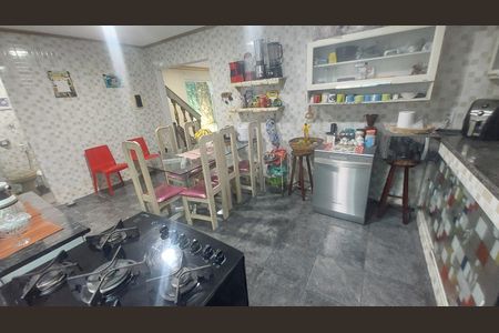 Casa de condomínio à venda com 159m², 4 quartos e 5 vagas Casa de condomínio à venda com 159m², 4 quartos e 5 vagasCozinha