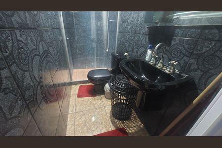 Casa de condomínio à venda com 159m², 4 quartos e 5 vagas Casa de condomínio à venda com 159m², 4 quartos e 5 vagasBanheiro 1