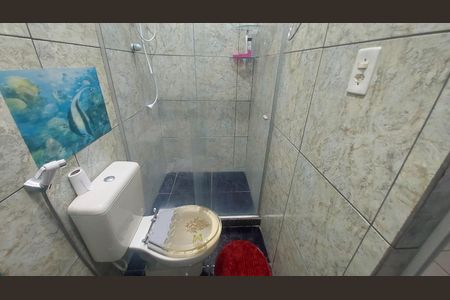 Casa de condomínio à venda com 159m², 4 quartos e 5 vagas Casa de condomínio à venda com 159m², 4 quartos e 5 vagasBanheiro 2