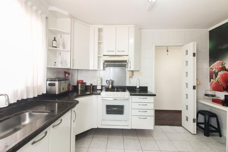 Apartamento à venda com 90m², 3 quartos e 2 vagasCozinha 