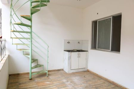Casa de condomínio para alugar com 200m², 1 quarto e sem vagaÁrea de Entrada e Serviço