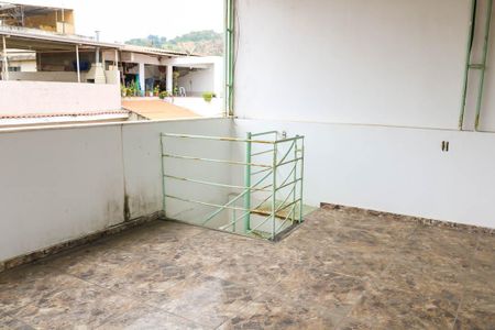 Casa de condomínio para alugar com 200m², 1 quarto e sem vagaTerraço