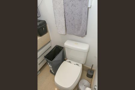 Apartamento à venda com 158m², 4 quartos e 2 vagas Apartamento à venda com 158m², 4 quartos e 2 vagasBanheiro da Suíte 1