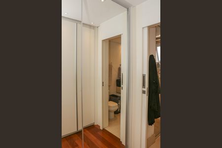 Apartamento à venda com 158m², 4 quartos e 2 vagas Apartamento à venda com 158m², 4 quartos e 2 vagasSuíte 1