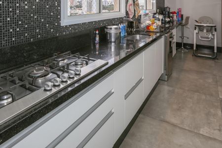 Apartamento à venda com 158m², 4 quartos e 2 vagas Apartamento à venda com 158m², 4 quartos e 2 vagasCozinha e Área de Serviço
