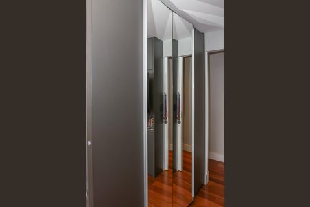 Apartamento à venda com 158m², 4 quartos e 2 vagas Apartamento à venda com 158m², 4 quartos e 2 vagasQuarto 4