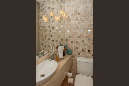 Apartamento à venda com 158m², 4 quartos e 2 vagas Apartamento à venda com 158m², 4 quartos e 2 vagasLavabo