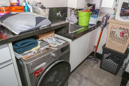 Apartamento à venda com 158m², 4 quartos e 2 vagas Apartamento à venda com 158m², 4 quartos e 2 vagasCozinha e Área de Serviço