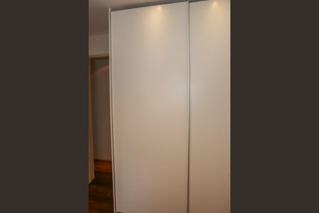 Apartamento à venda com 158m², 4 quartos e 2 vagas Apartamento à venda com 158m², 4 quartos e 2 vagasSuíte 2