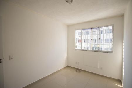 Quarto 1 de apartamento para alugar com 2 quartos, 46m² em Galo Branco, São Gonçalo