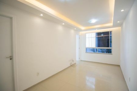 Sala de apartamento para alugar com 2 quartos, 46m² em Galo Branco, São Gonçalo
