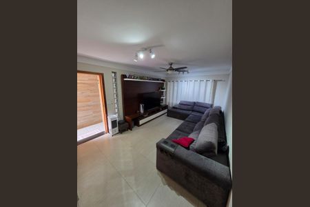 Casa para alugar com 180m², 3 quartos e 2 vagasSala