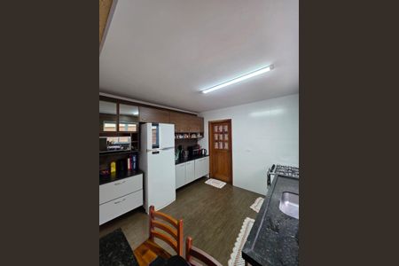 Casa para alugar com 180m², 3 quartos e 2 vagasCozinha