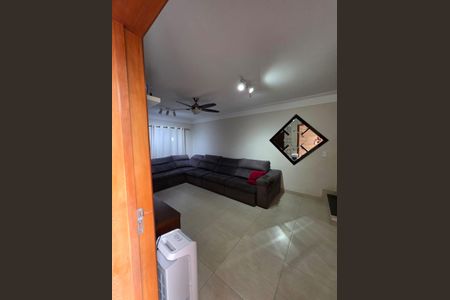 Casa para alugar com 180m², 3 quartos e 2 vagasSala