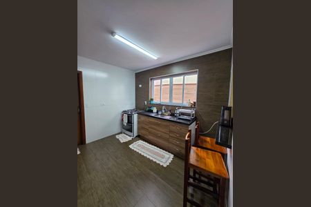 Casa para alugar com 180m², 3 quartos e 2 vagasCozinha