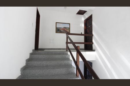 Apartamento para alugar com 55m², 2 quartos e 1 vagaEscadas