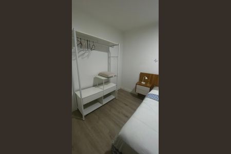 Quarto de apartamento para alugar com 2 quartos, 45m² em Coqueiros, Florianópolis