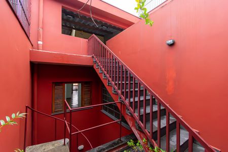 Casa à venda com 120m², 5 quartos e 1 vaga Casa à venda com 120m², 5 quartos e 1 vagaQuintal