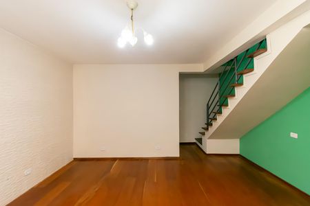 Casa à venda com 120m², 5 quartos e 1 vaga Casa à venda com 120m², 5 quartos e 1 vagaSala