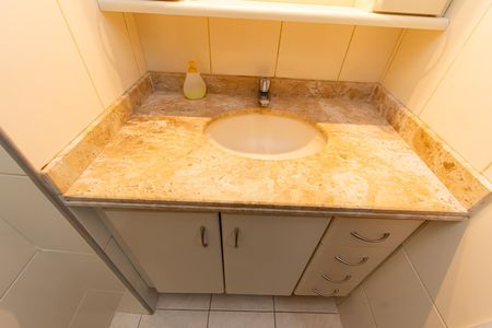Casa à venda com 120m², 5 quartos e 1 vaga Casa à venda com 120m², 5 quartos e 1 vagaBanheiro