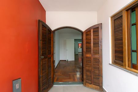 Casa à venda com 120m², 5 quartos e 1 vaga Casa à venda com 120m², 5 quartos e 1 vagaVaranda do Quarto 3