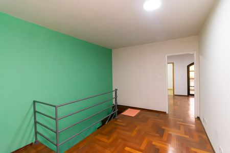 Casa à venda com 120m², 5 quartos e 1 vaga Casa à venda com 120m², 5 quartos e 1 vagaHall