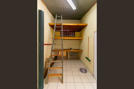 Casa à venda com 120m², 5 quartos e 1 vaga Casa à venda com 120m², 5 quartos e 1 vagaDepósito