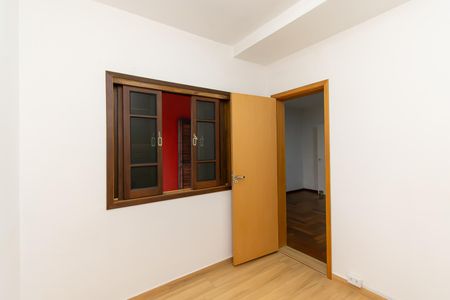 Casa à venda com 120m², 5 quartos e 1 vaga Casa à venda com 120m², 5 quartos e 1 vagaQuarto 4