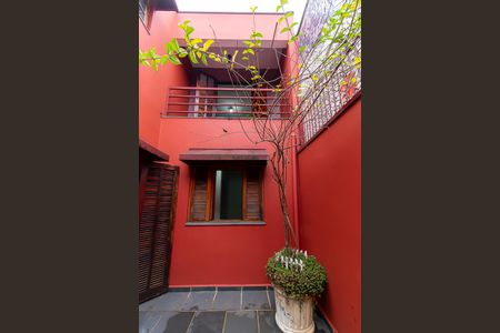 Casa à venda com 120m², 5 quartos e 1 vaga Casa à venda com 120m², 5 quartos e 1 vagaQuintal