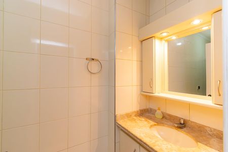 Casa à venda com 120m², 5 quartos e 1 vaga Casa à venda com 120m², 5 quartos e 1 vagaBanheiro