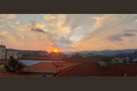 Casa à venda com 204m², 3 quartos e 3 vagas