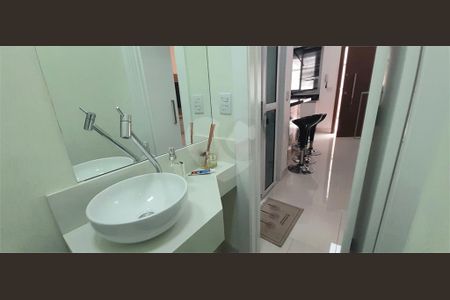 Casa à venda com 204m², 3 quartos e 3 vagas